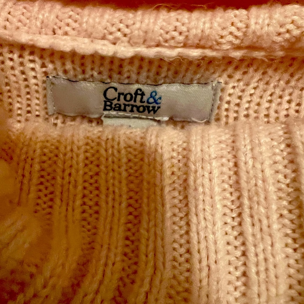 Craft & Barrow Cable knit sweater intricate pattern running vertically downward